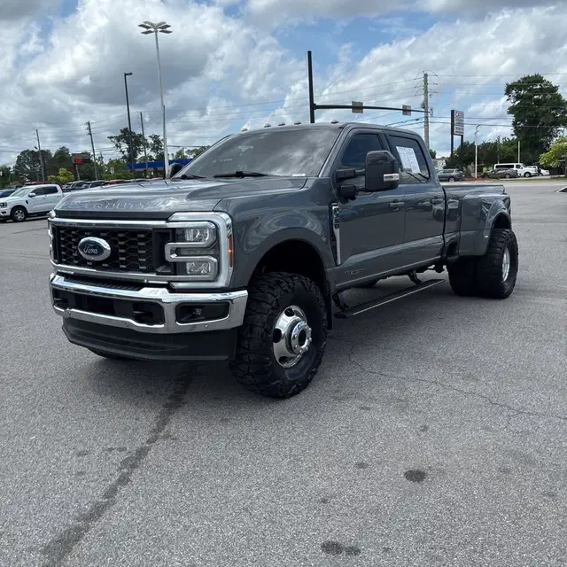 2024 Ford F-350 Super Duty Lariat