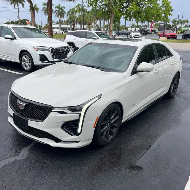 2022 Cadillac CT4-V Base