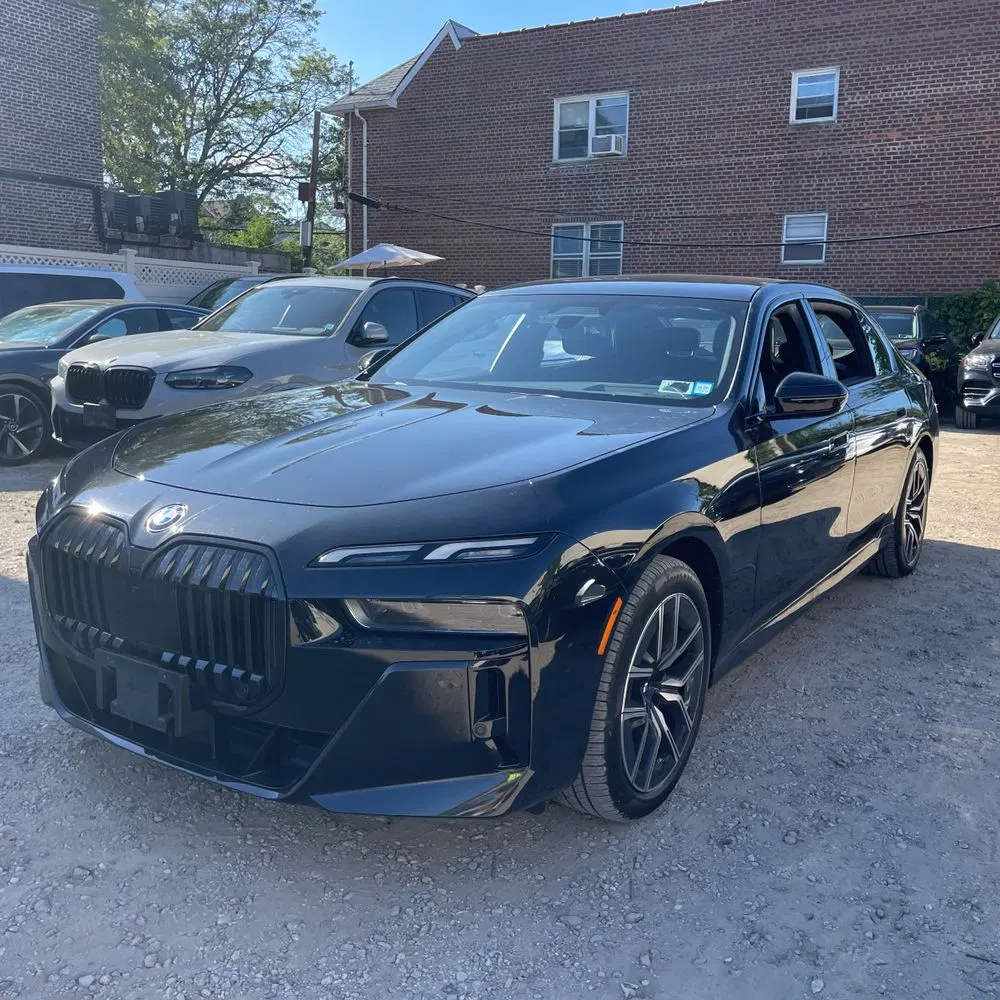 2023 BMW 7-Series 740i