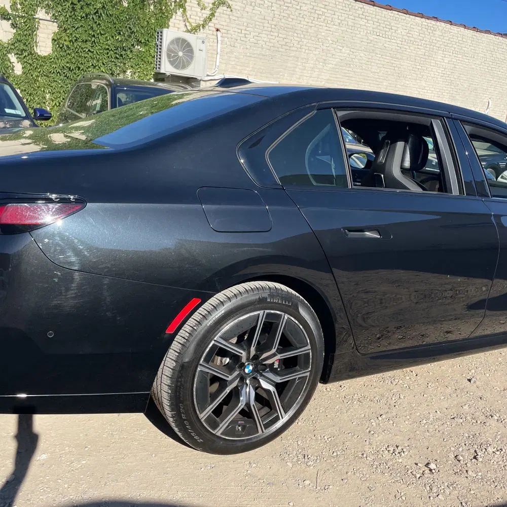 2023 BMW 7-Series 740i
