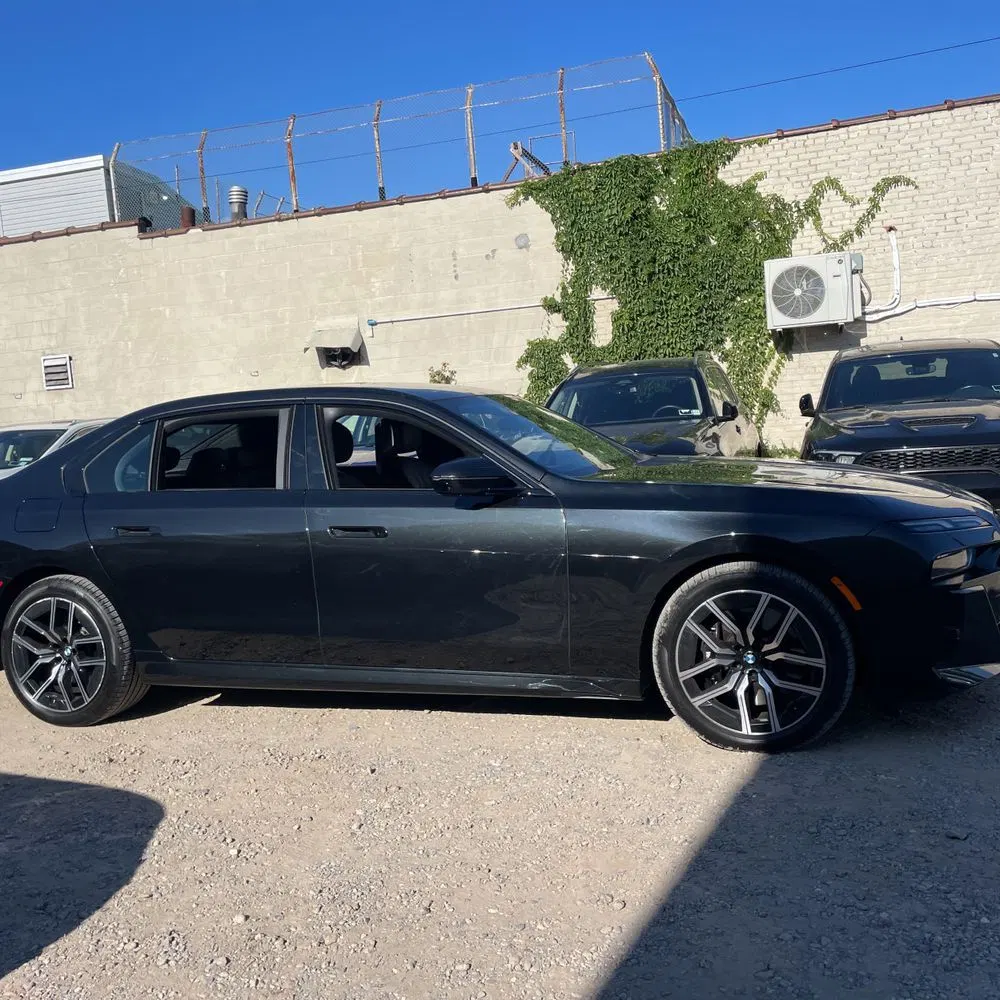 2023 BMW 7-Series 740i