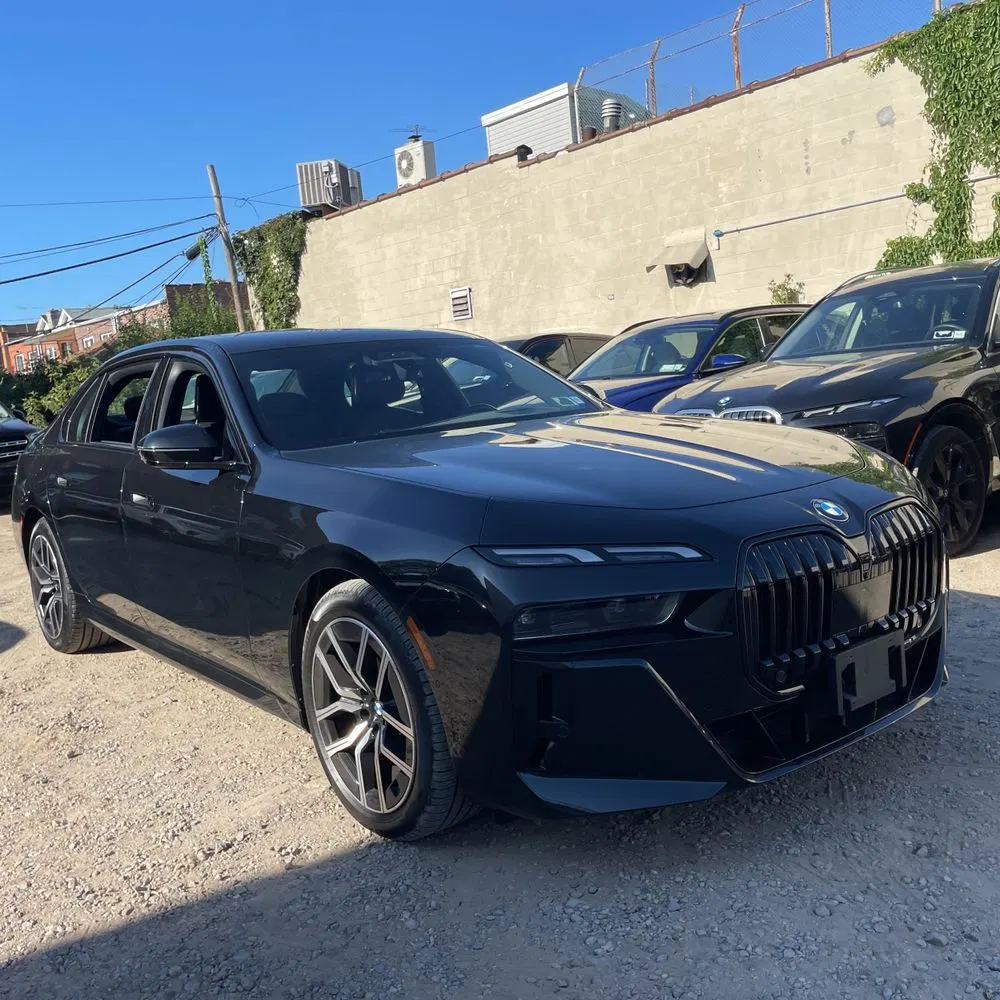 2023 BMW 7-Series 740i