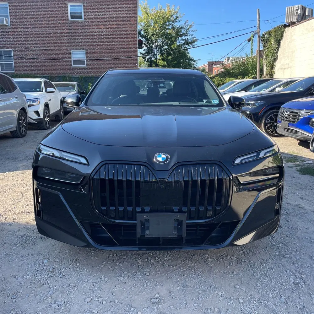2023 BMW 7-Series 740i