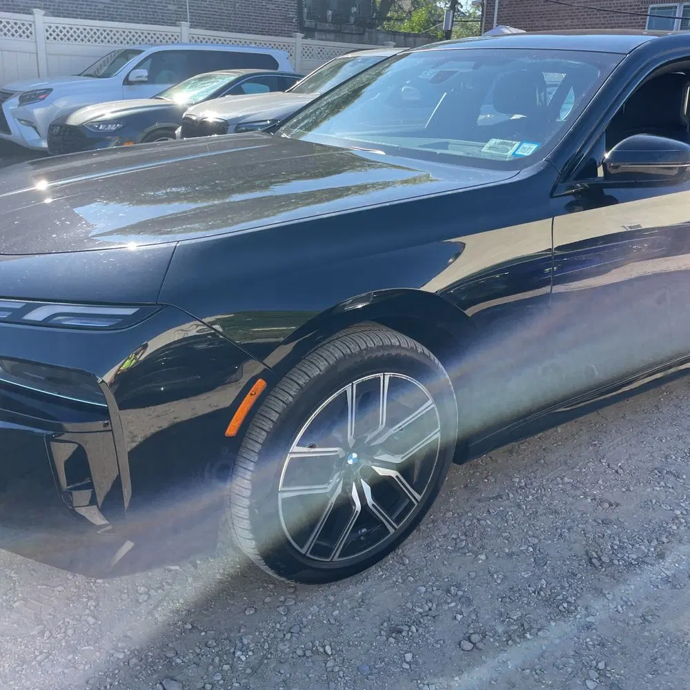 2023 BMW 7-Series 740i