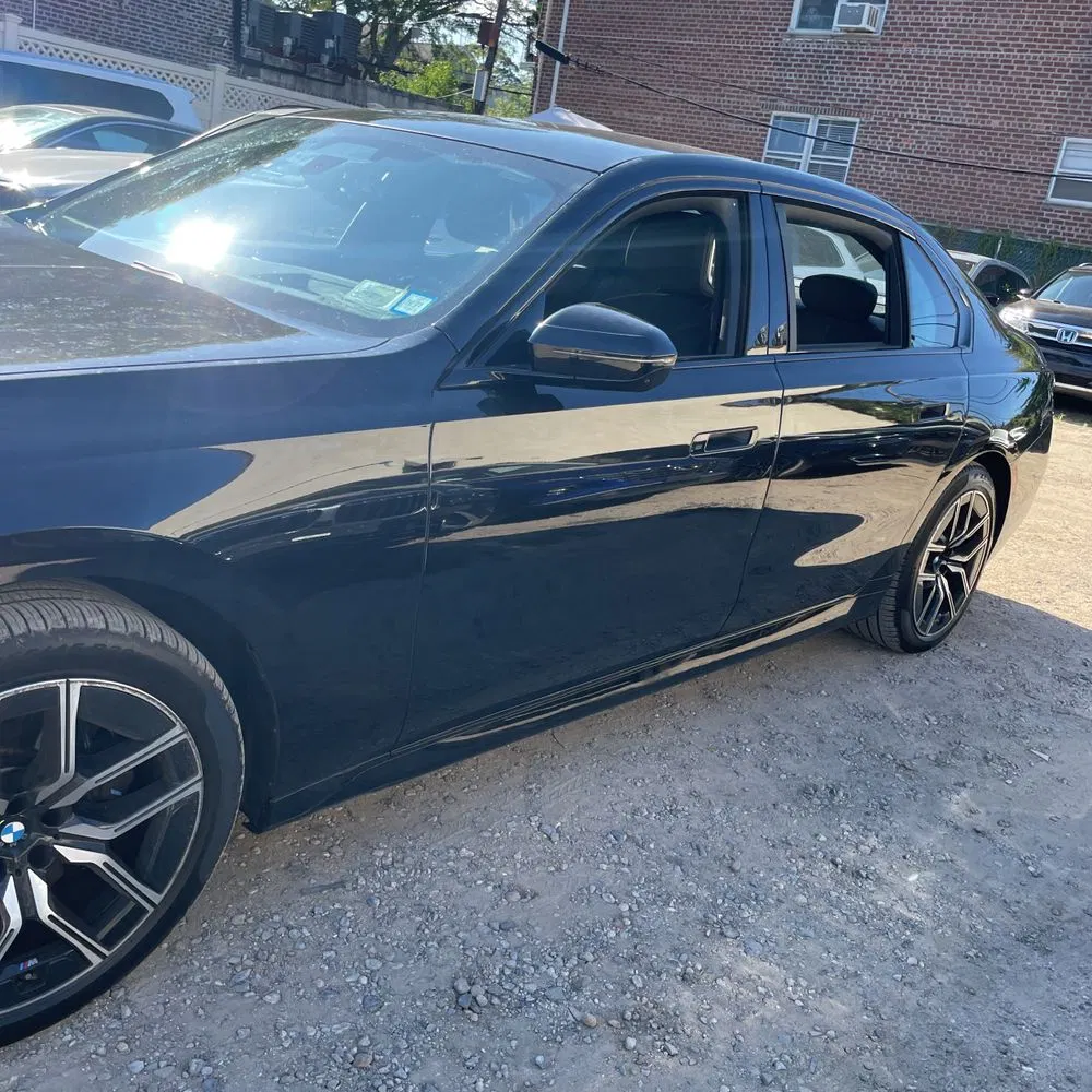 2023 BMW 7-Series 740i