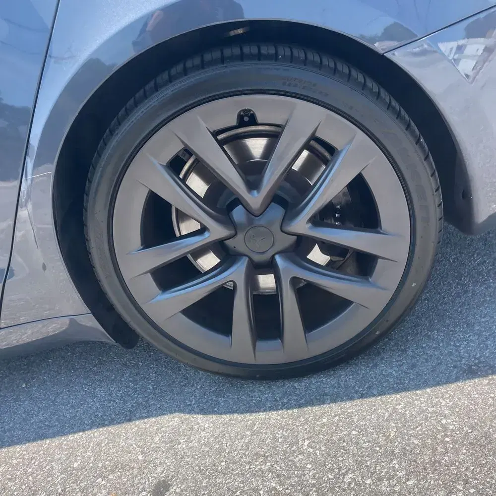 2022 Tesla Model S Plaid
