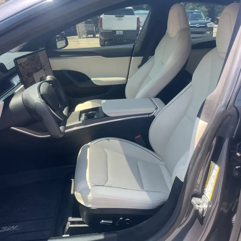2022 Tesla Model S Plaid