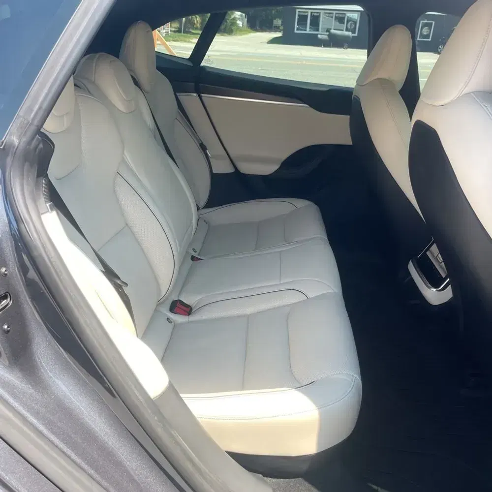 2022 Tesla Model S Plaid