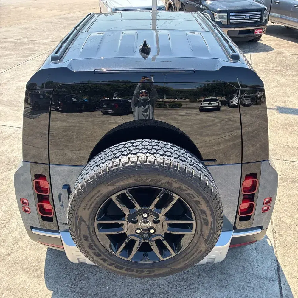 2024 Land Rover Defender 110 S P300
