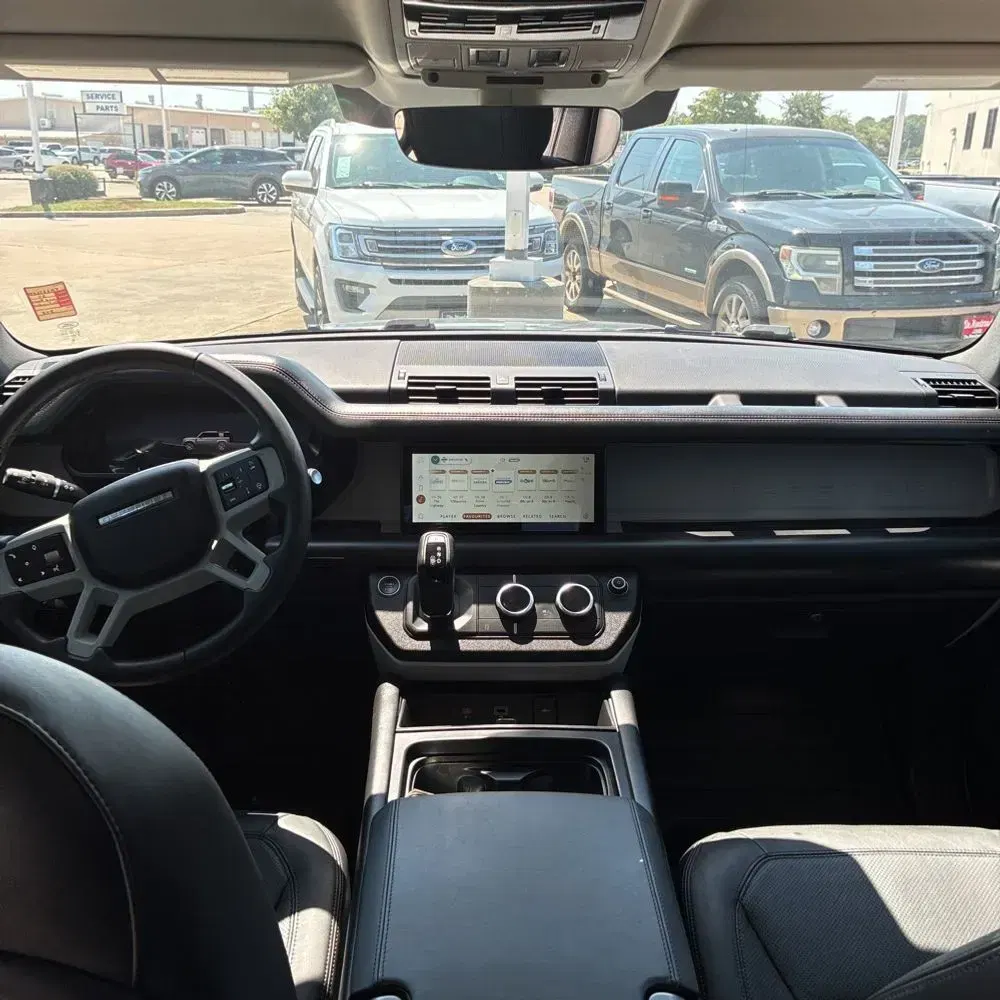 2024 Land Rover Defender 110 S P300
