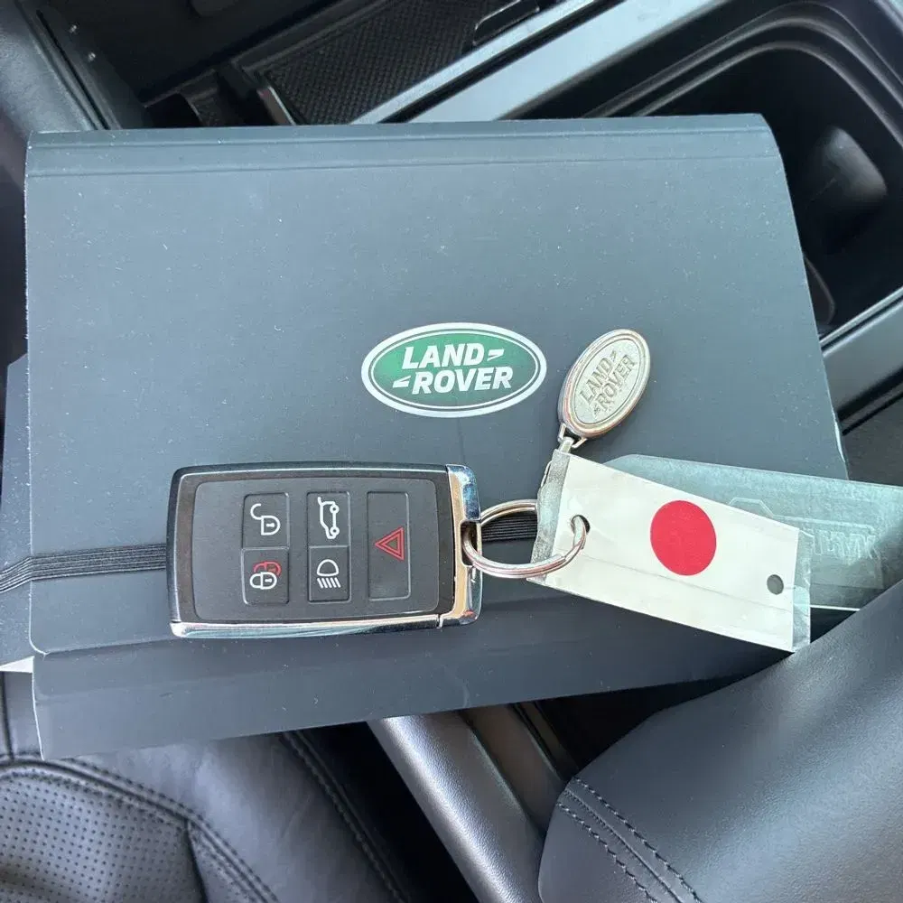2024 Land Rover Defender 110 S P300