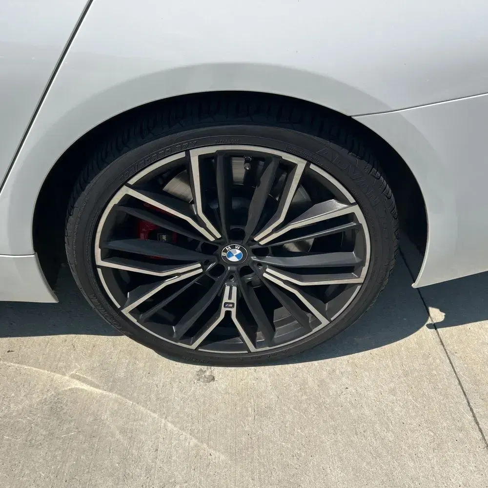 2021 BMW 5-Series M550xi
