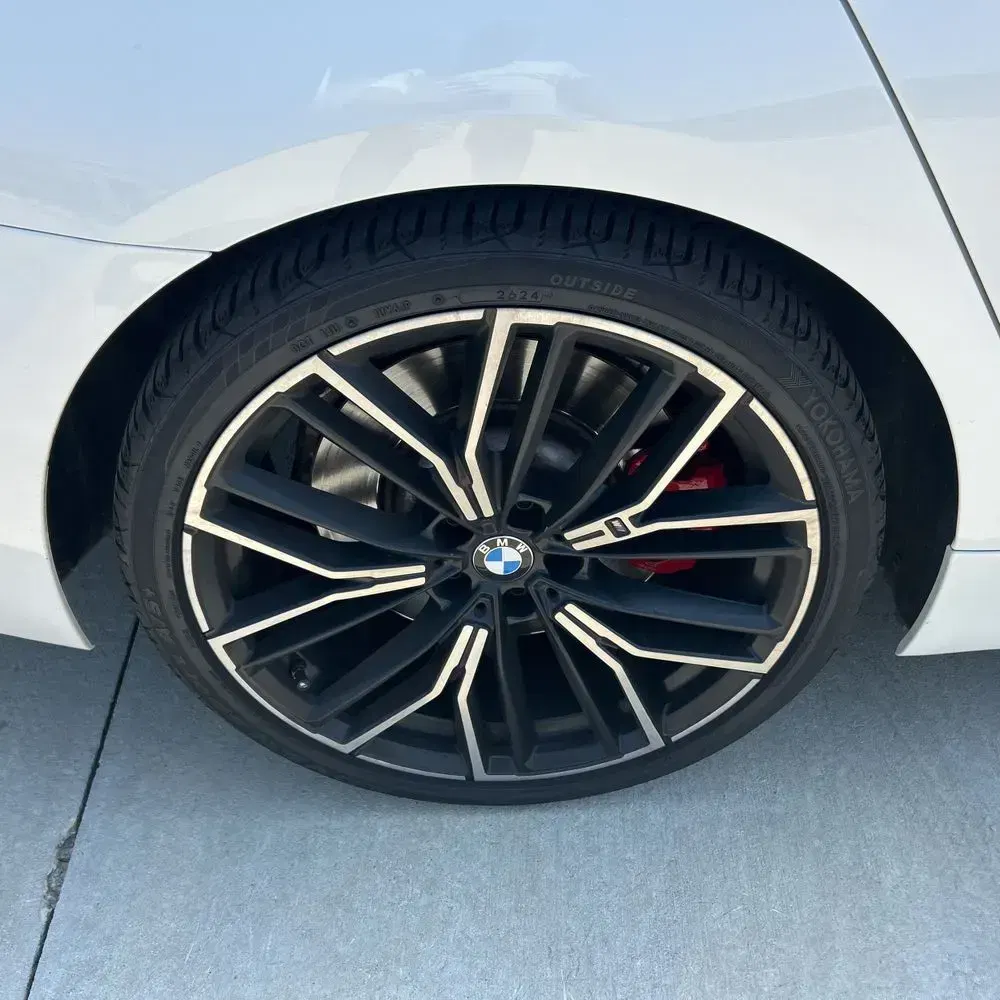 2021 BMW 5-Series M550xi