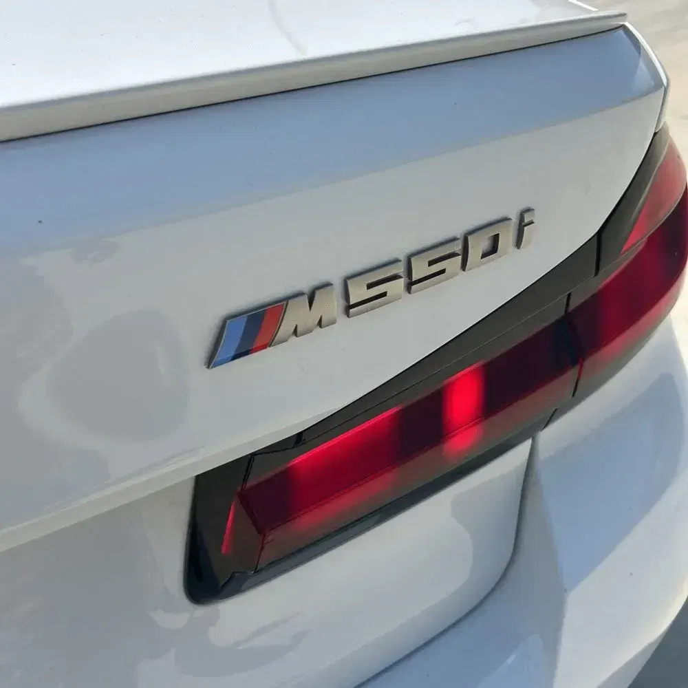 2021 BMW 5-Series M550xi