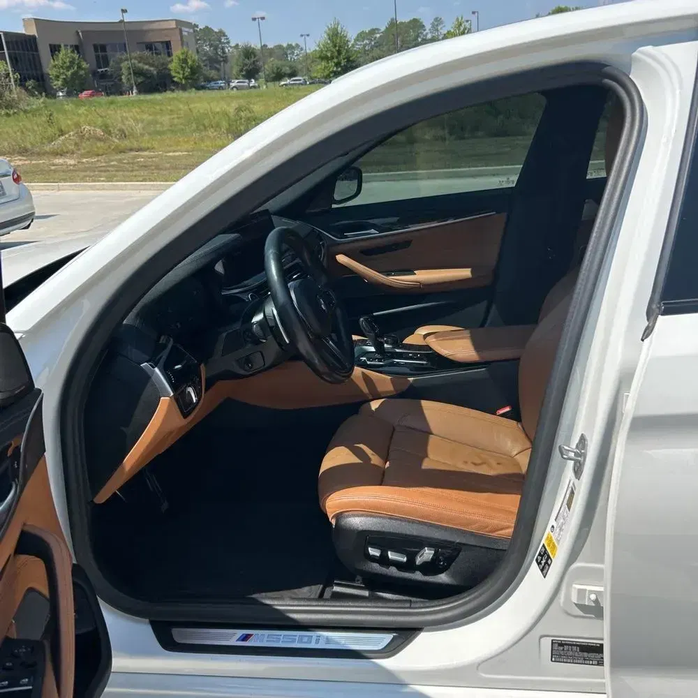 2021 BMW 5-Series M550xi