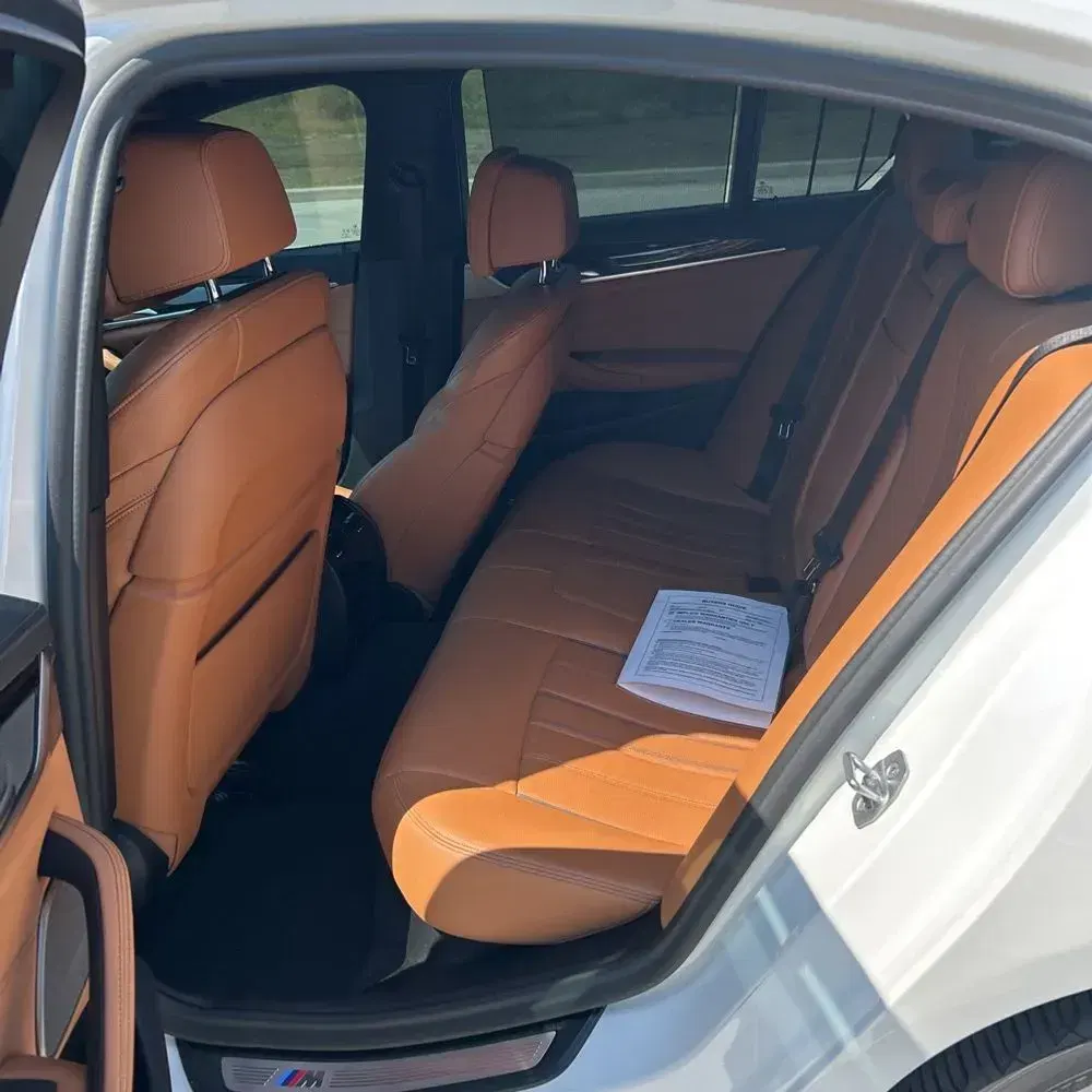 2021 BMW 5-Series M550xi
