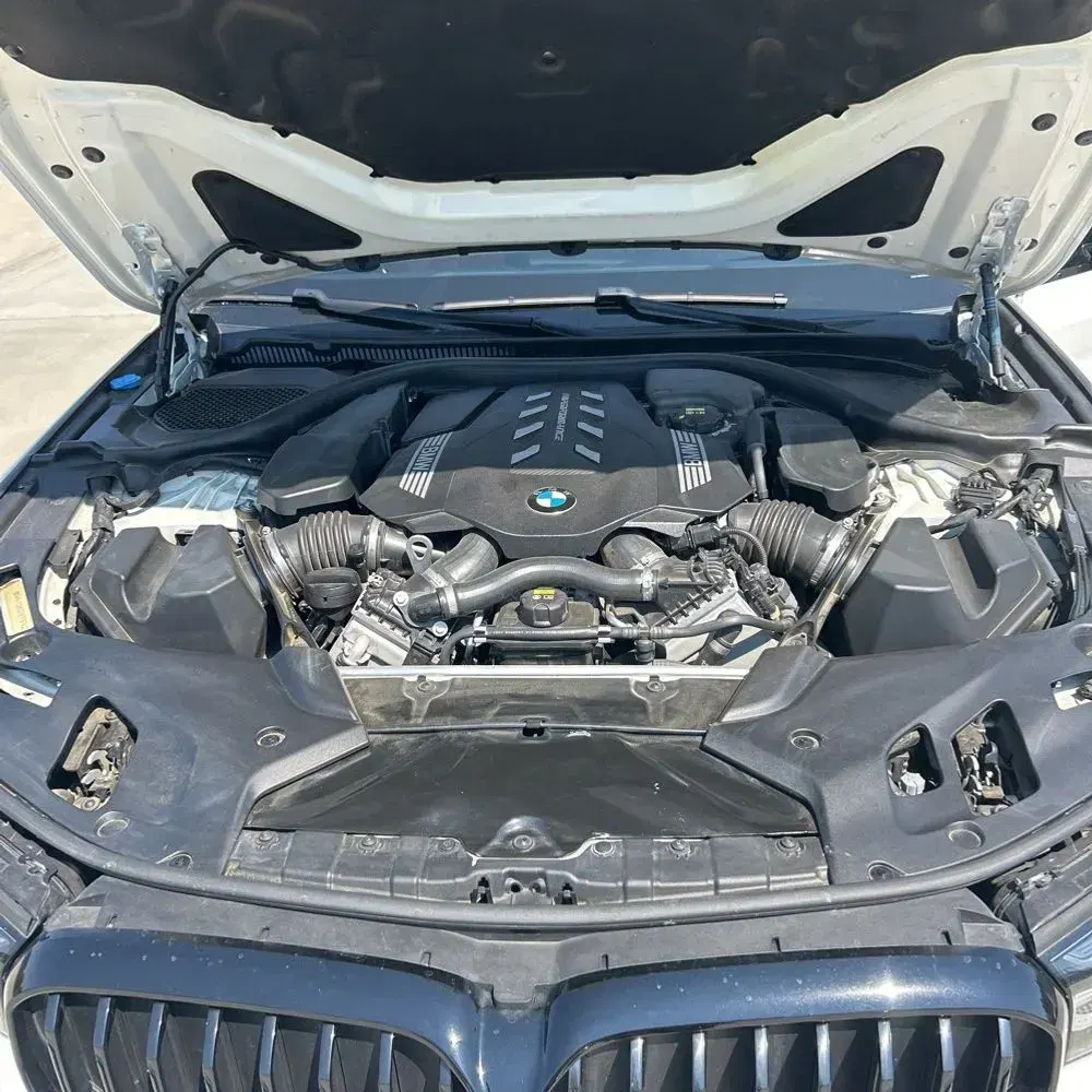 2021 BMW 5-Series M550xi