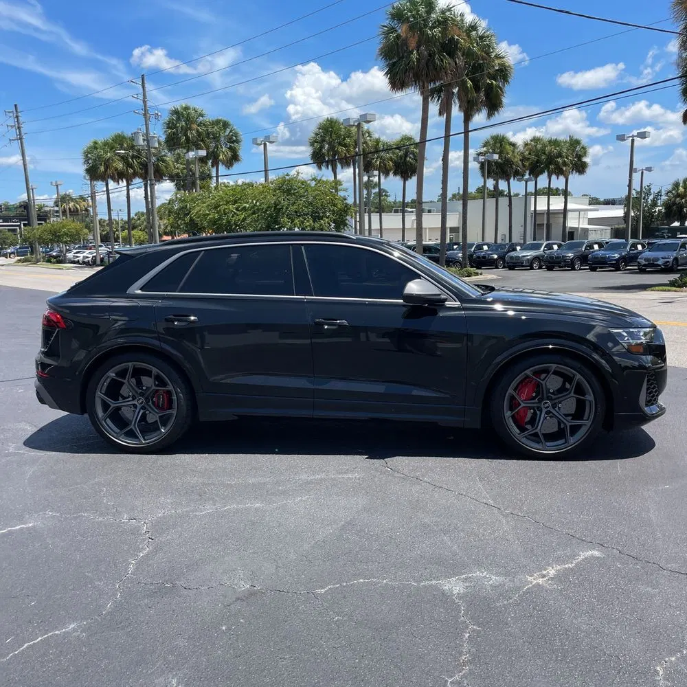 2025 Audi RS Q8 Performance