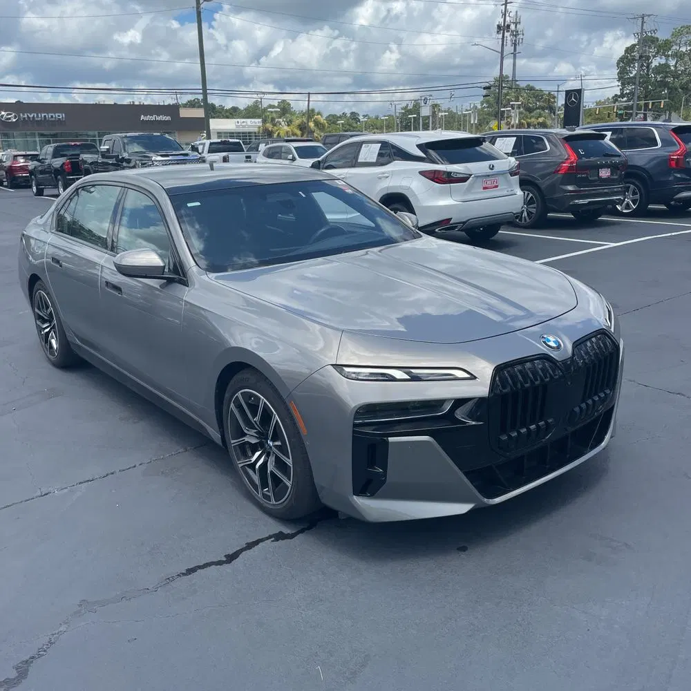 2023 BMW 7-Series 740i