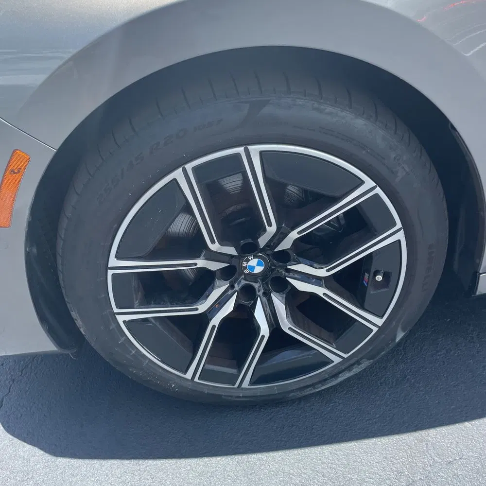 2023 BMW 7-Series 740i