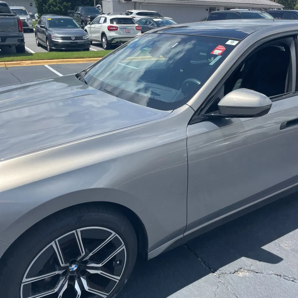 2023 BMW 7-Series 740i