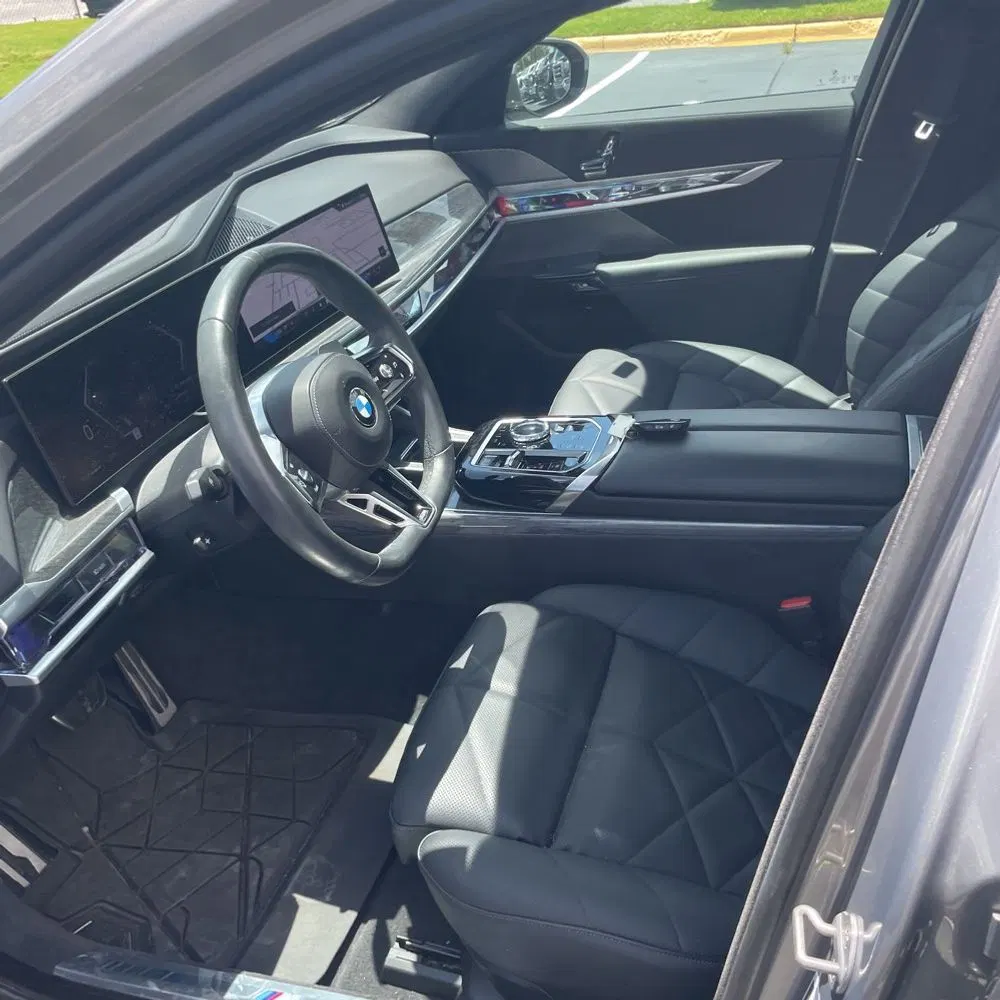 2023 BMW 7-Series 740i