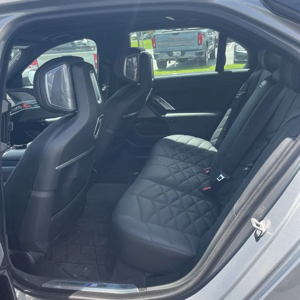 2023 BMW 7-Series 740i