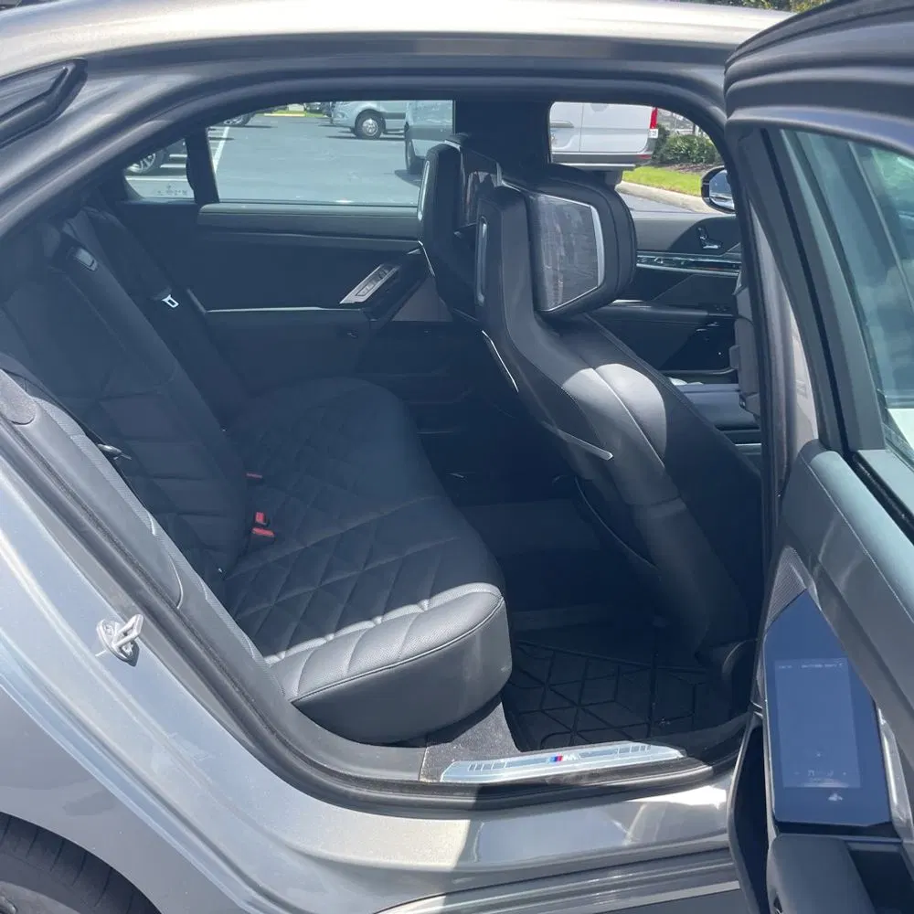 2023 BMW 7-Series 740i