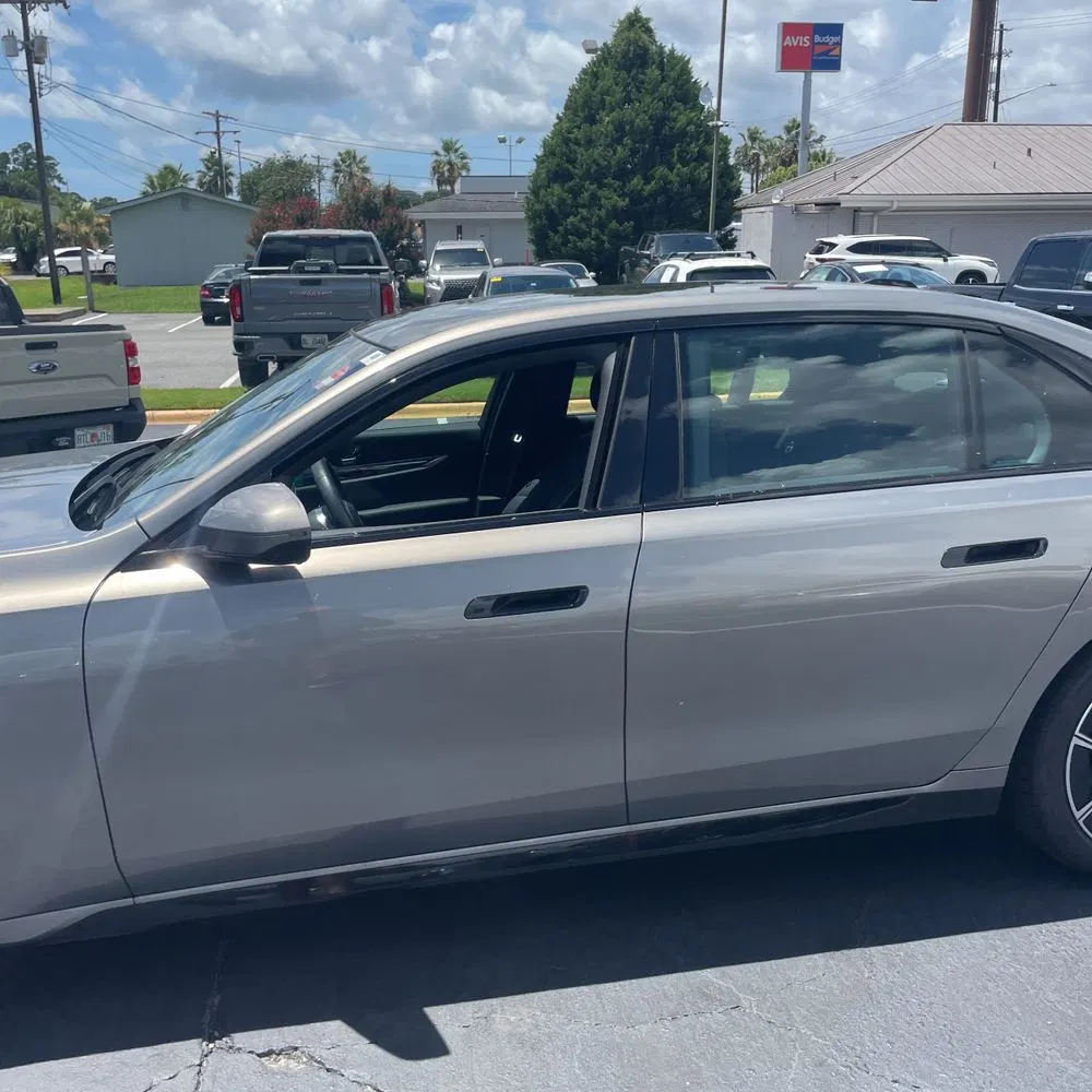 2023 BMW 7-Series 740i