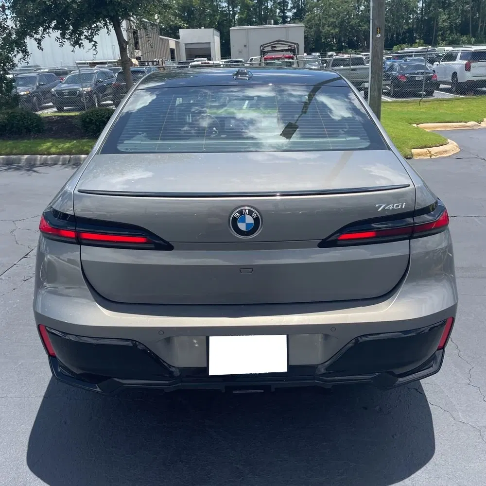 2023 BMW 7-Series 740i