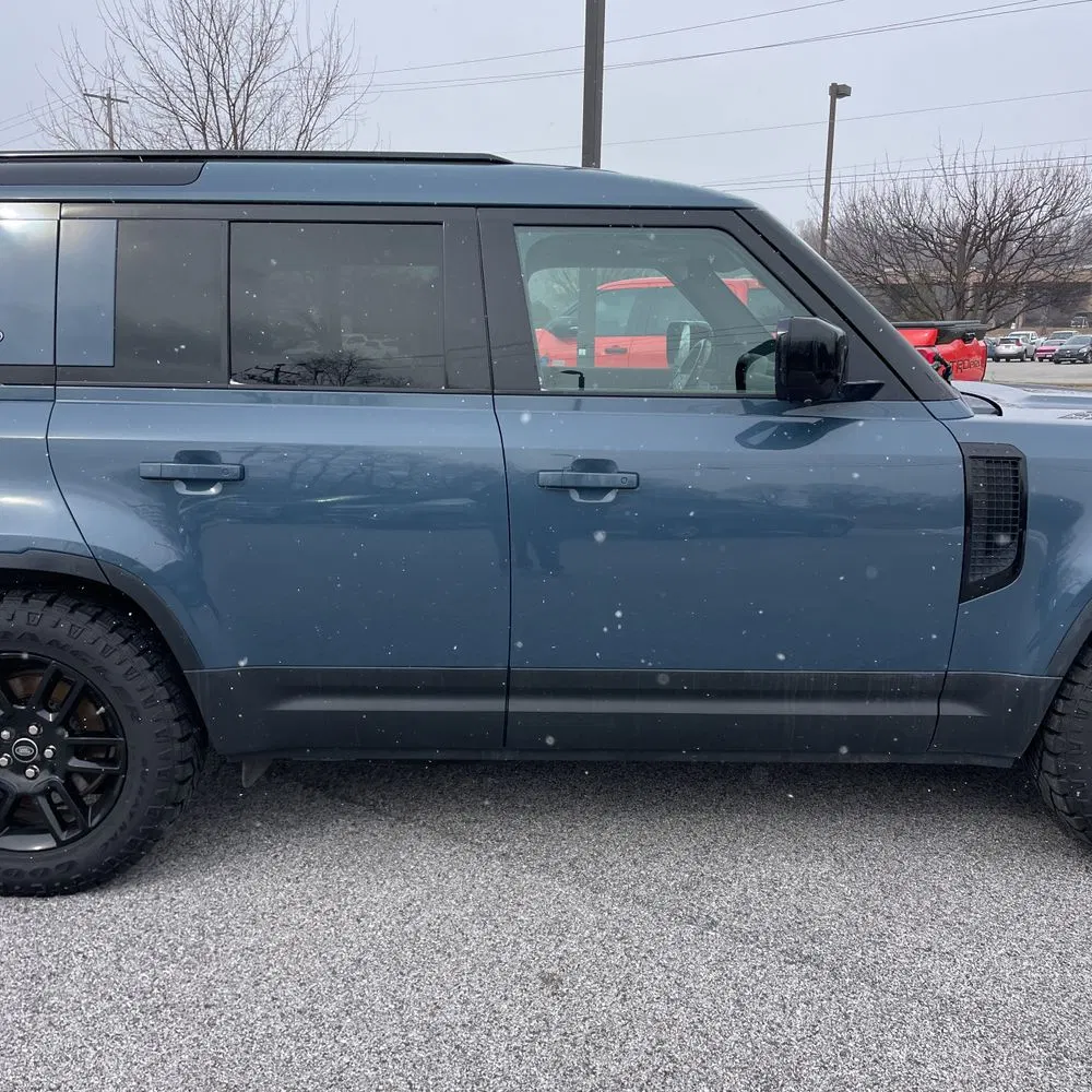 2020 Land Rover Defender 110 SE