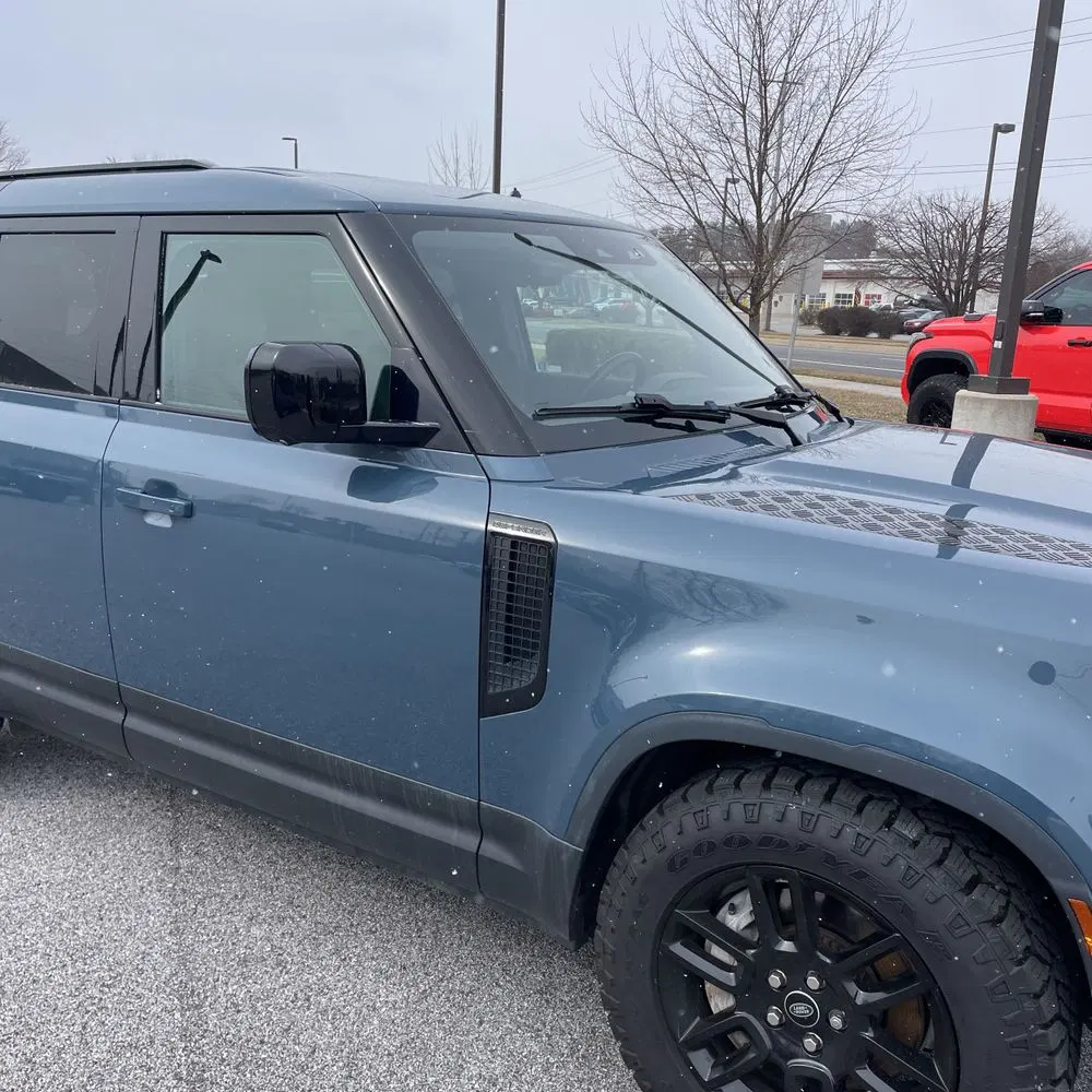 2020 Land Rover Defender 110 SE