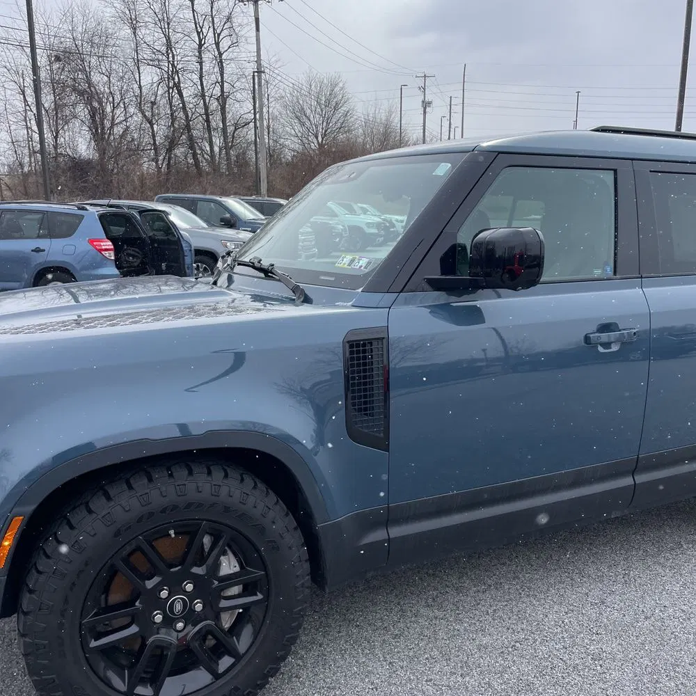 2020 Land Rover Defender 110 SE