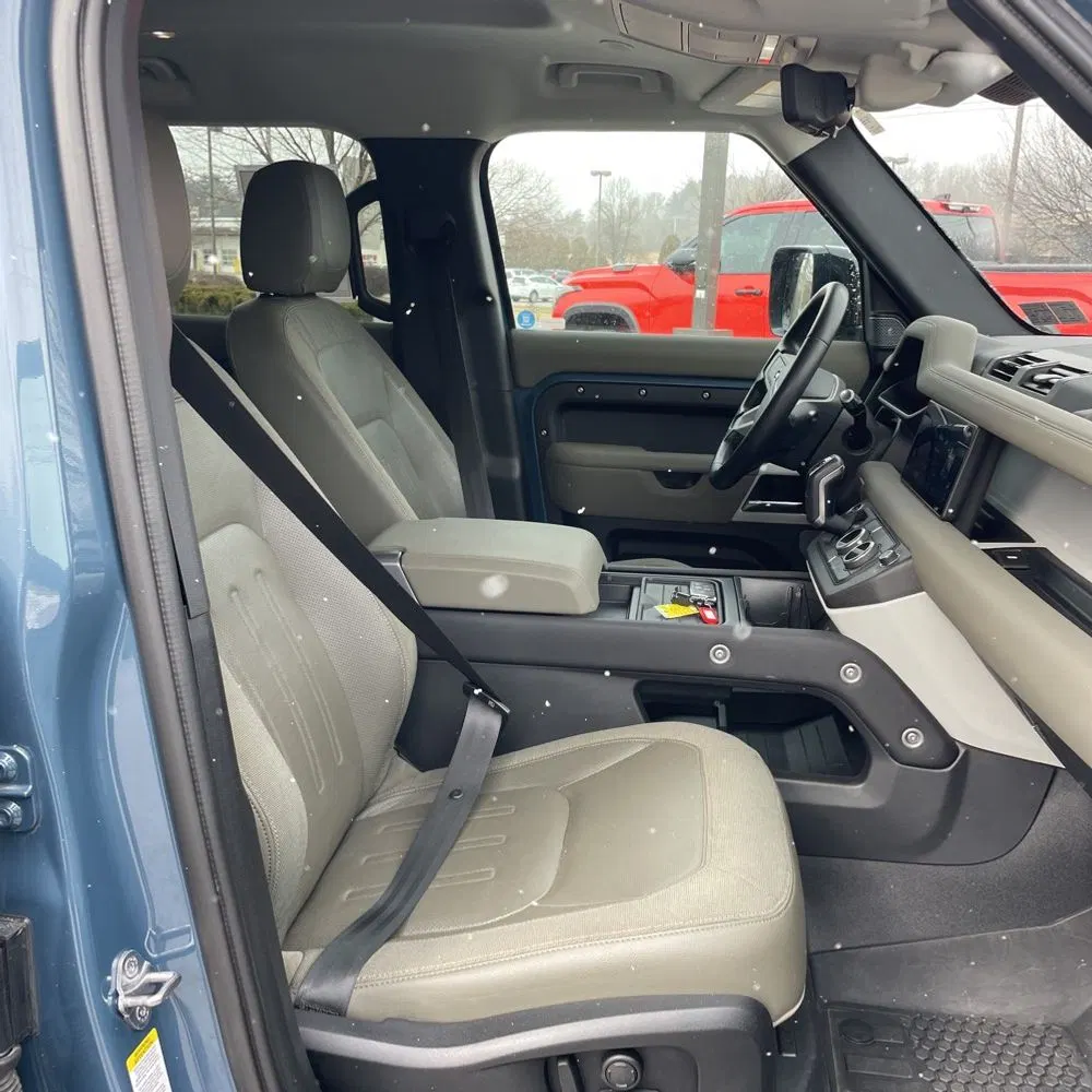 2020 Land Rover Defender 110 SE