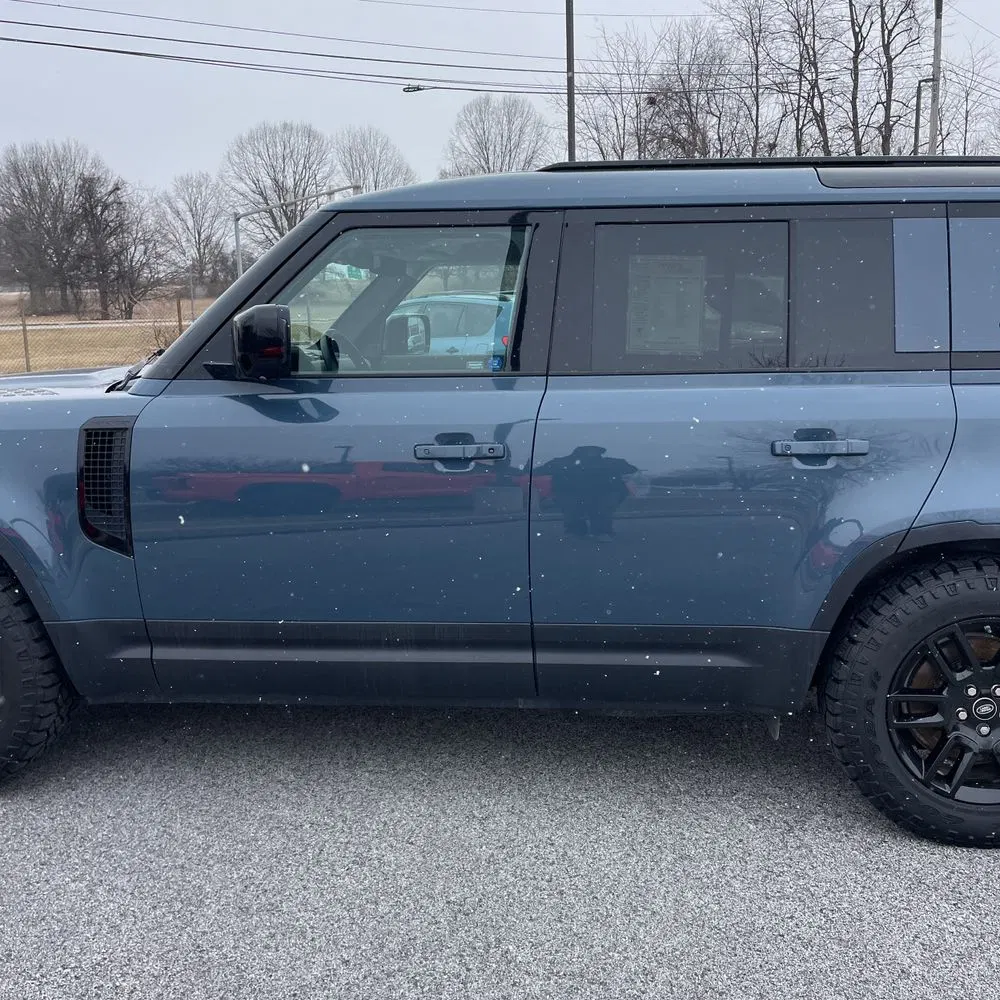 2020 Land Rover Defender 110 SE