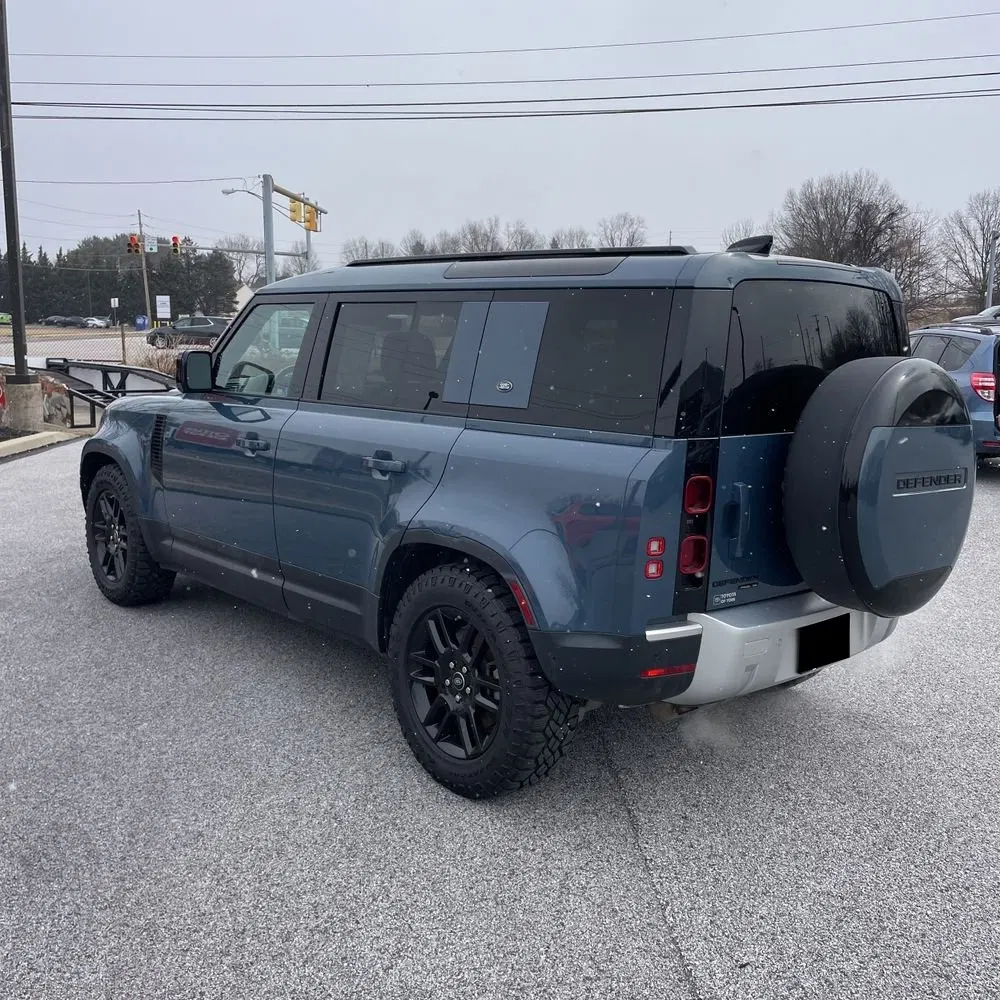 2020 Land Rover Defender 110 SE