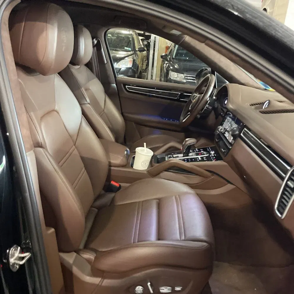 2023 Porsche Cayenne E-Hybrid Coupe Platinum Edition