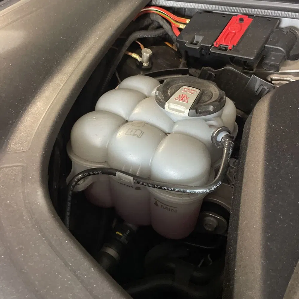 2023 Porsche Cayenne E-Hybrid Coupe Platinum Edition