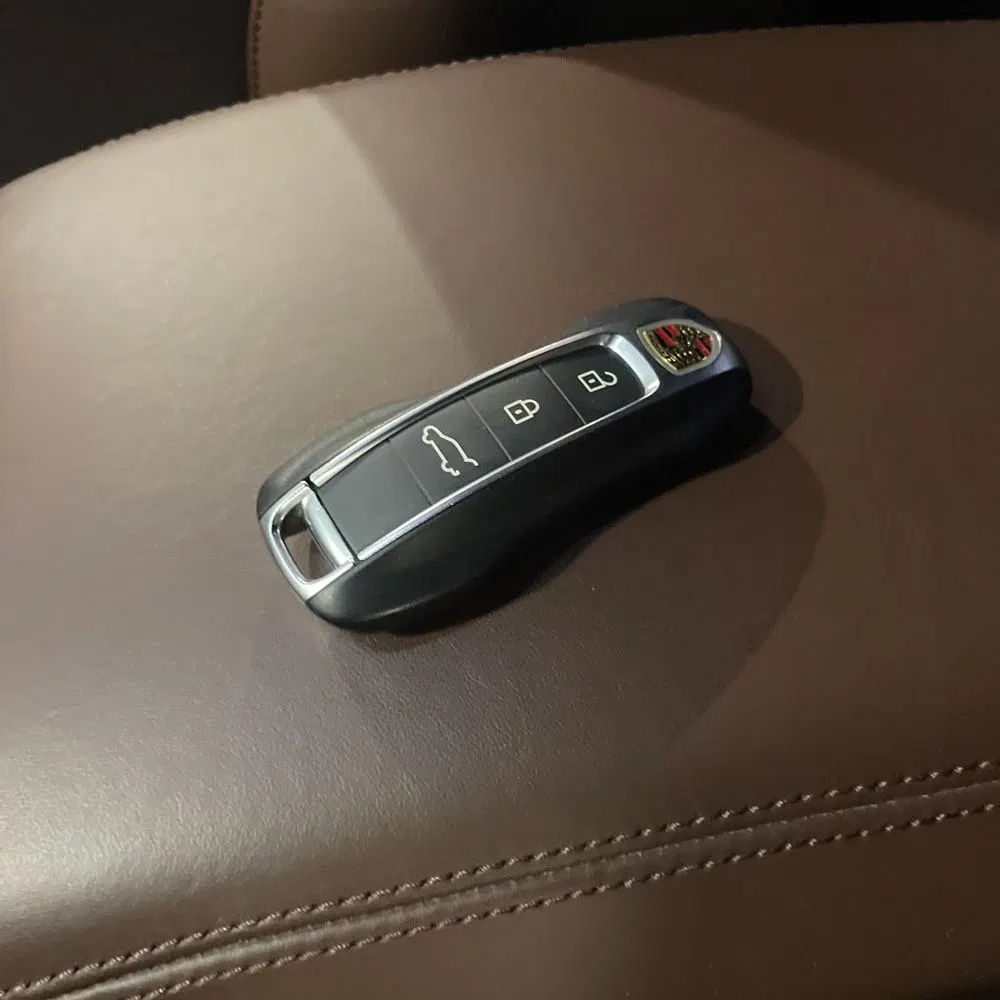2023 Porsche Cayenne E-Hybrid Coupe Platinum Edition