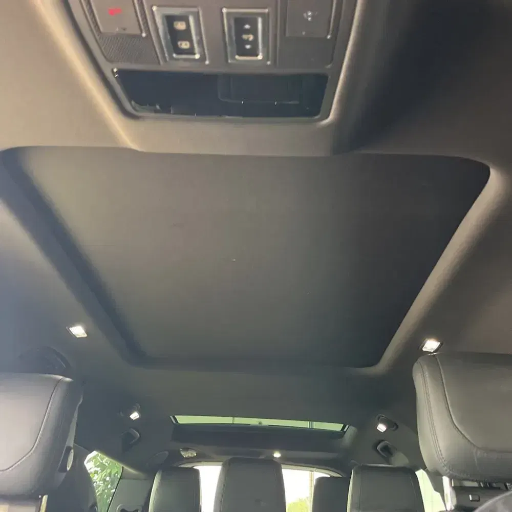 2023 Land Rover Defender 130 X-Dynamic SE