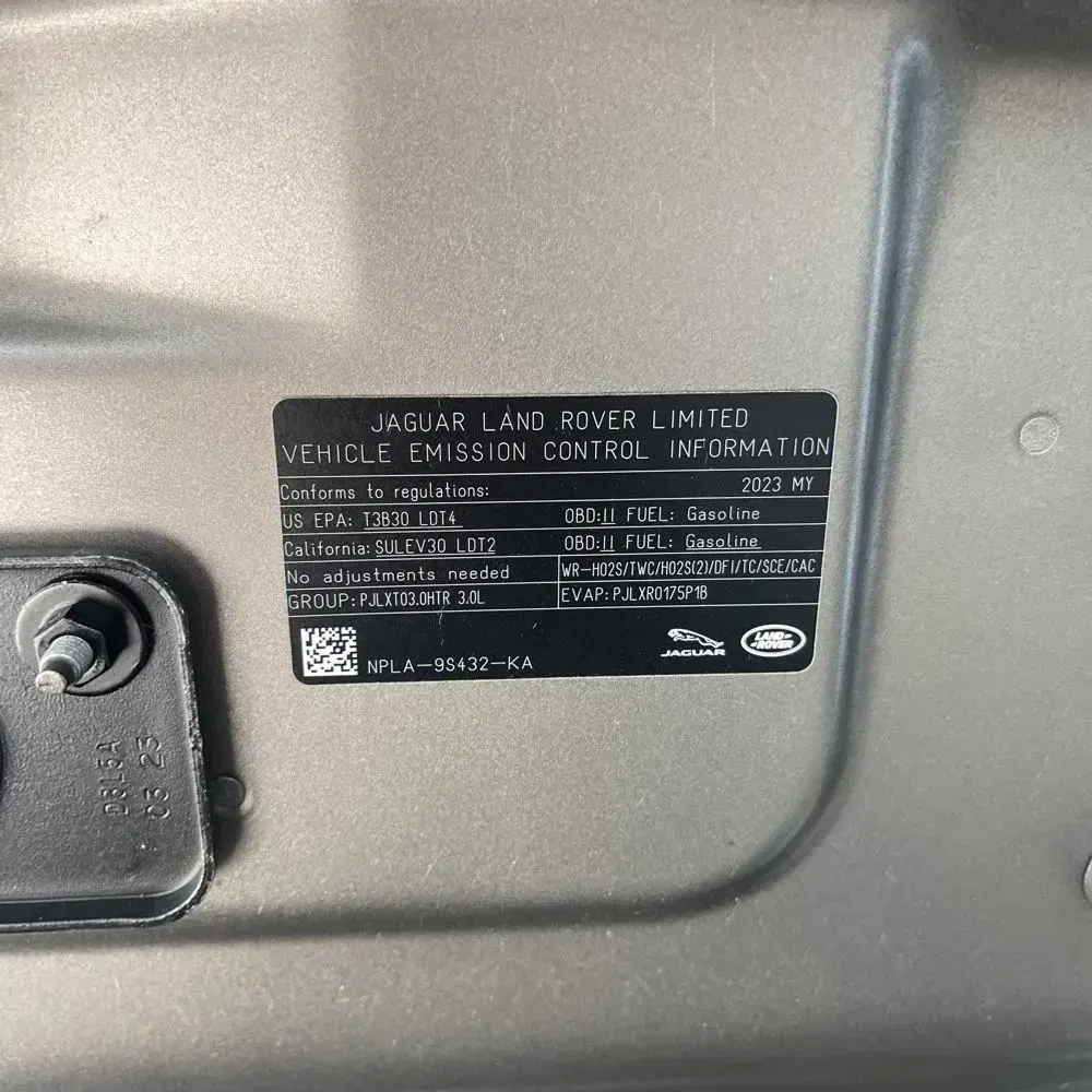 2023 Land Rover Defender 130 X-Dynamic SE