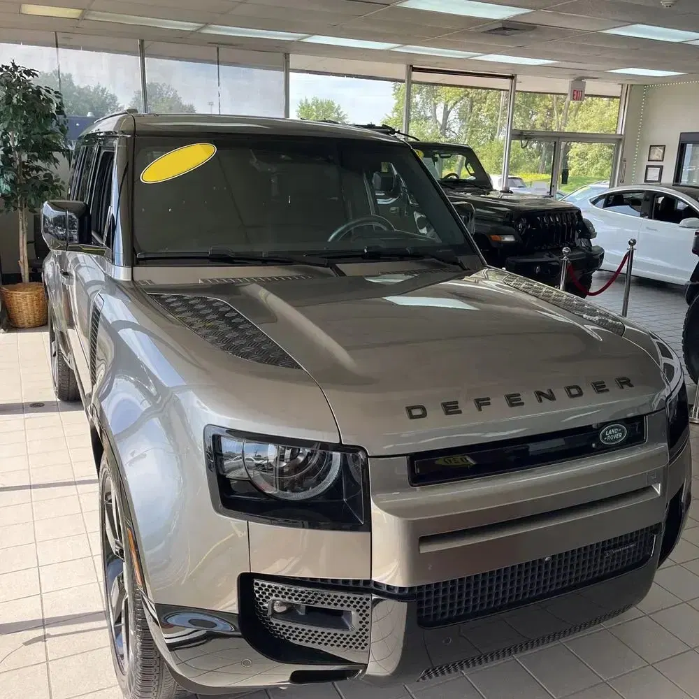 2023 Land Rover Defender 130 X-Dynamic SE