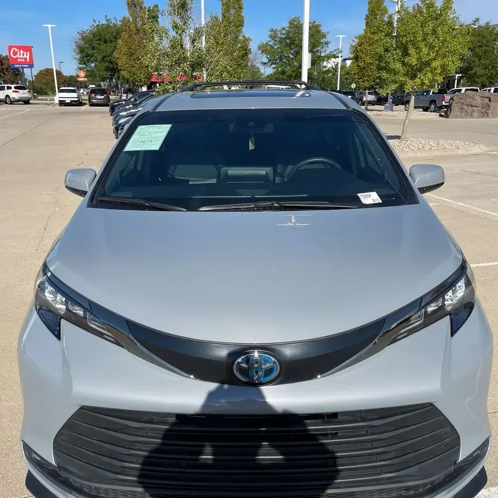 2023 Toyota Sienna Woodland Edition