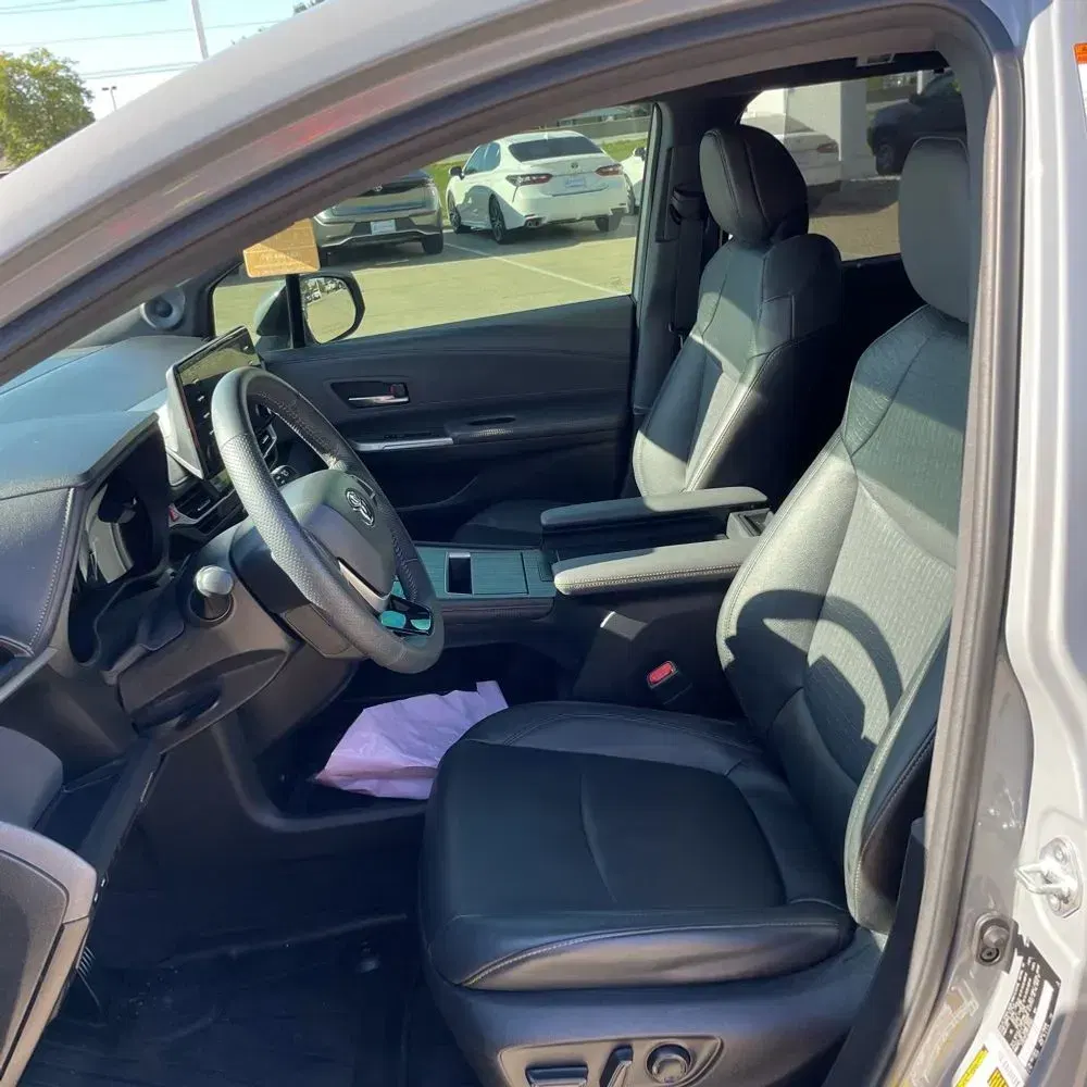2023 Toyota Sienna Woodland Edition