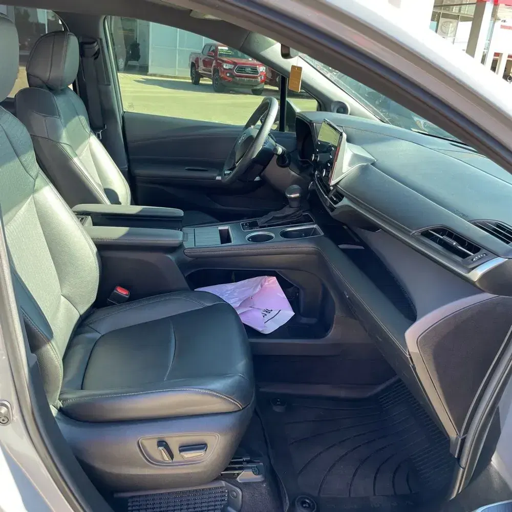 2023 Toyota Sienna Woodland Edition