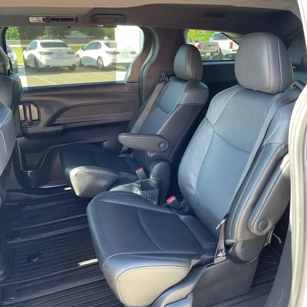 2023 Toyota Sienna Woodland Edition
