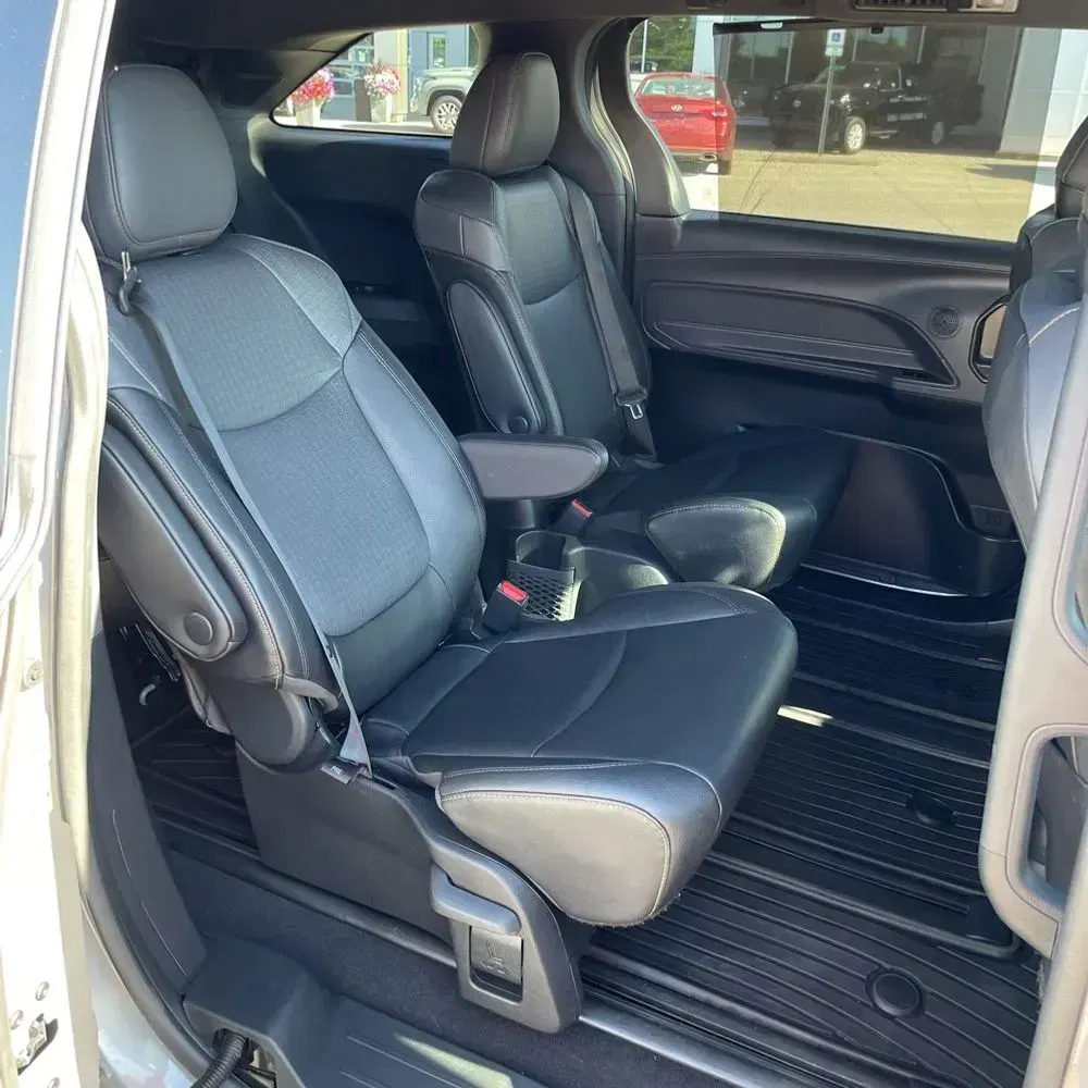 2023 Toyota Sienna Woodland Edition