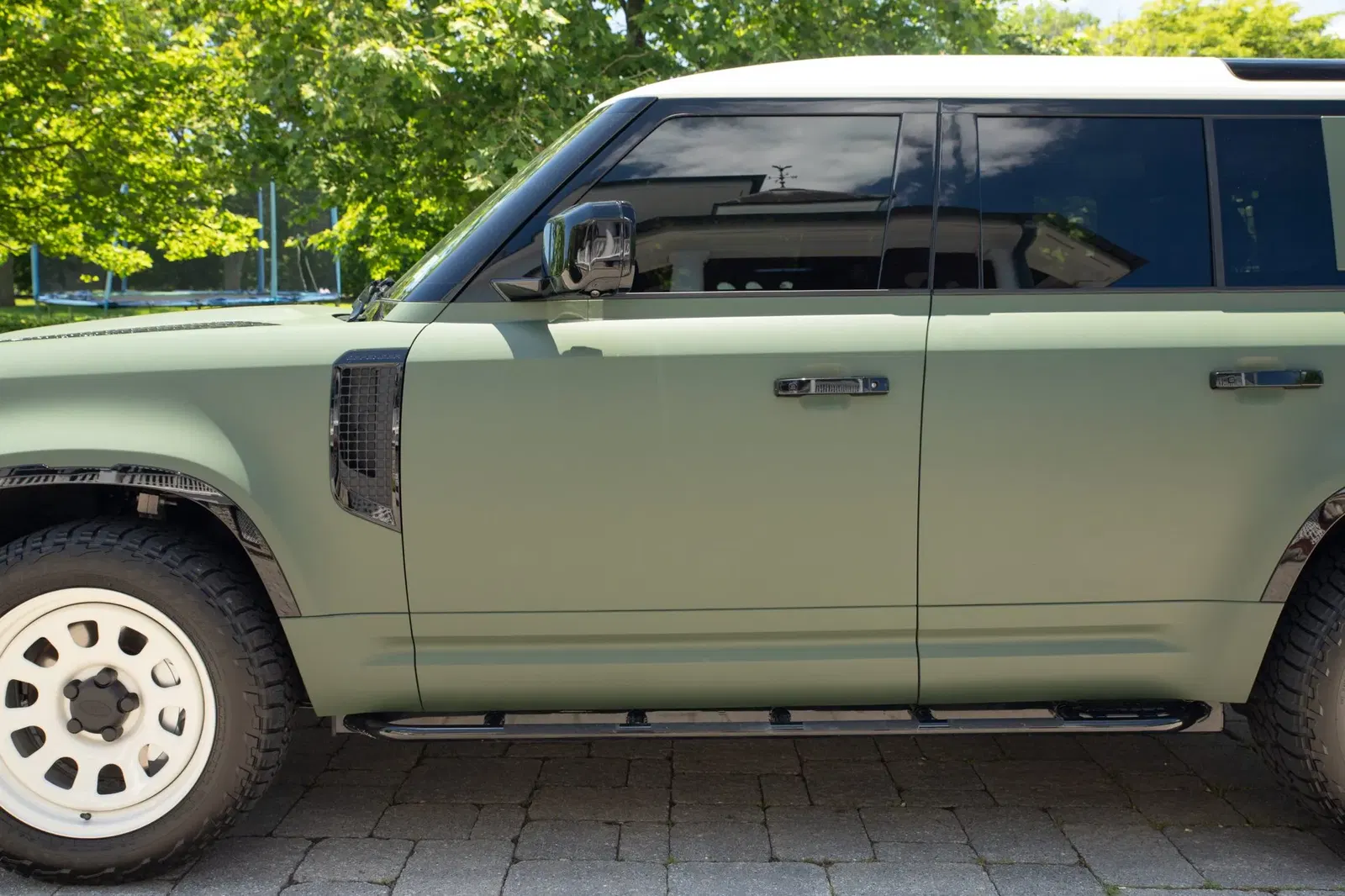 2022 Land Rover Defender 110 V8