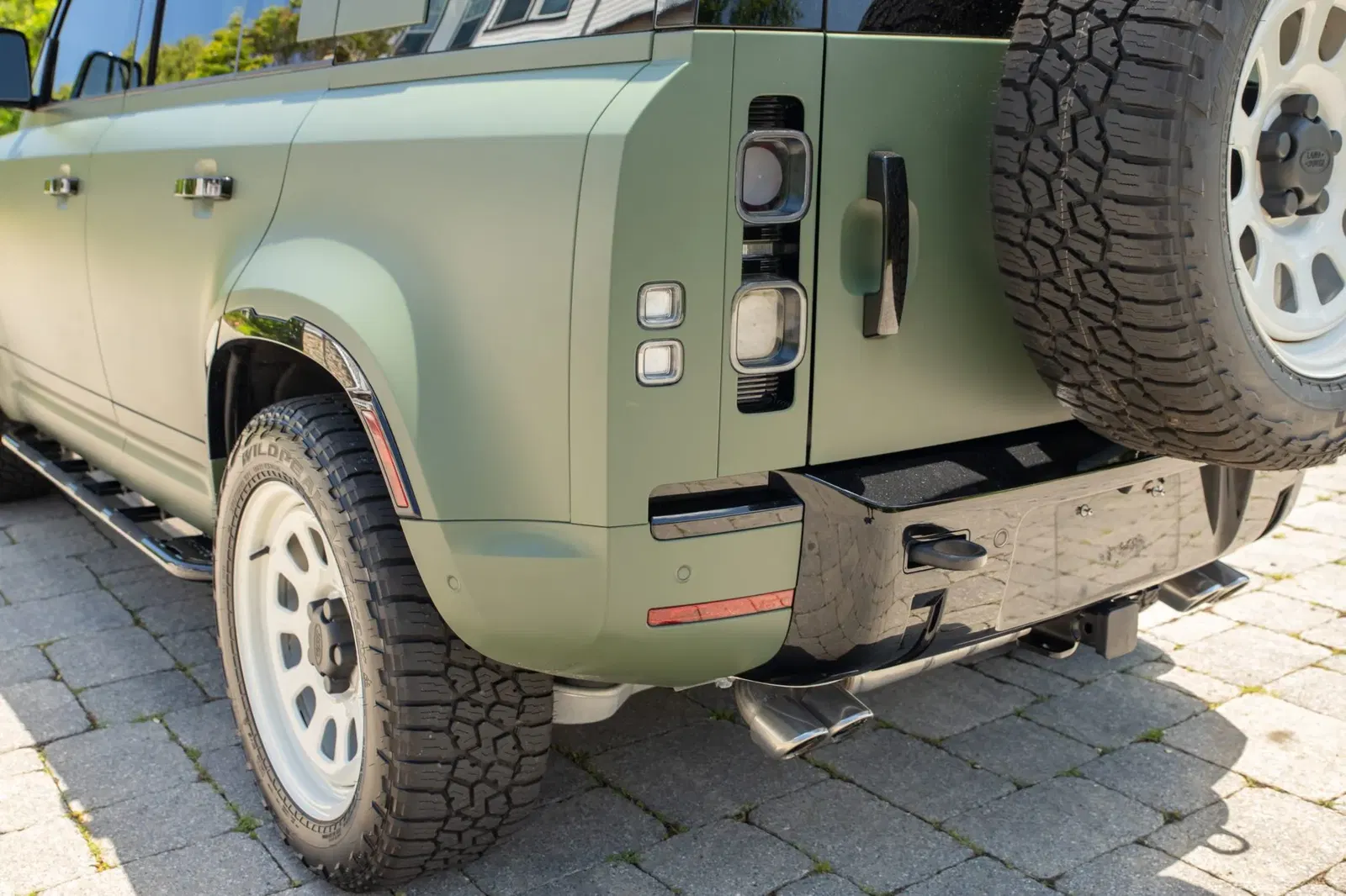 2022 Land Rover Defender 110 V8