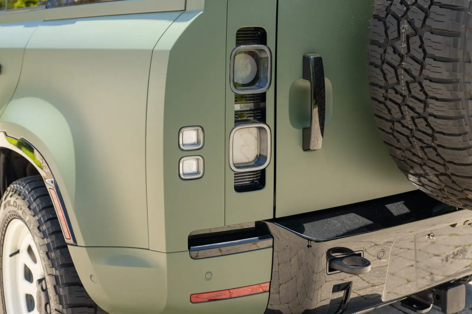 2022 Land Rover Defender 110 V8